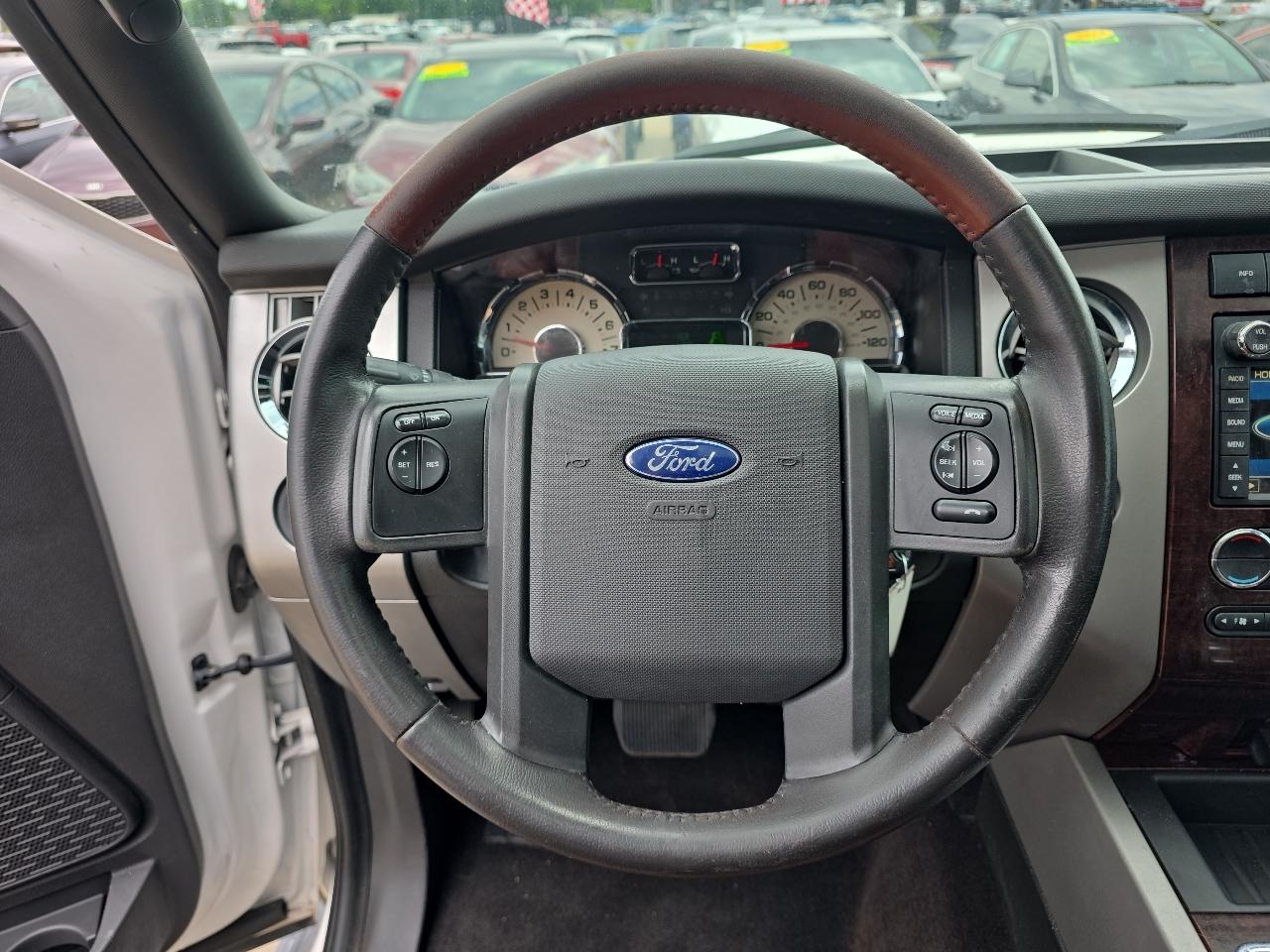 Ford Expedition 2WD 4dr King Ranch 2014