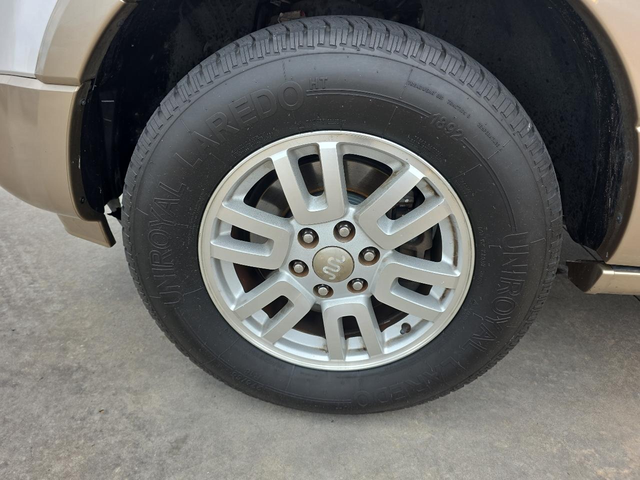 Ford Expedition 2WD 4dr King Ranch 2014
