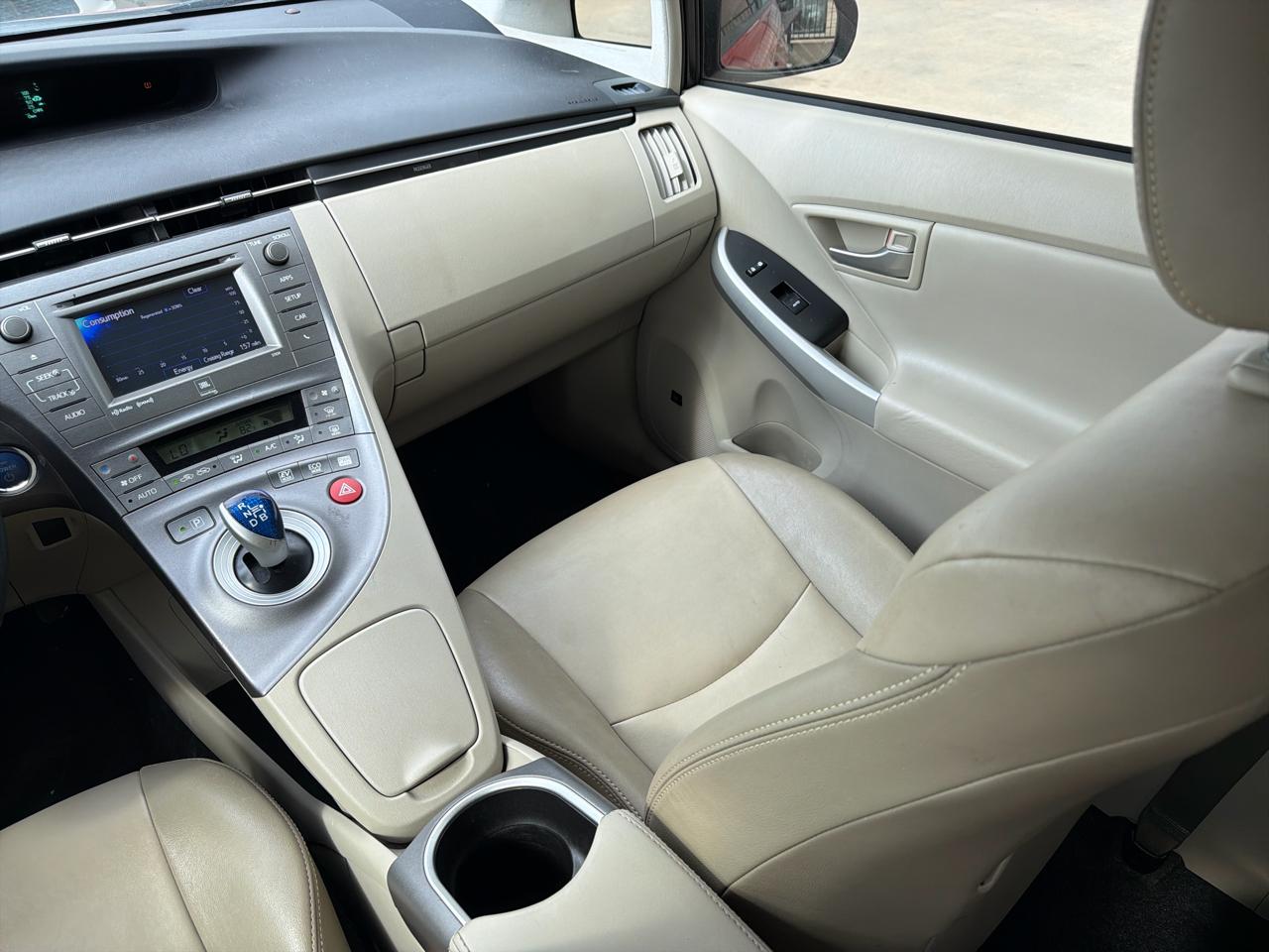 Toyota Prius 5dr HB Three (Natl) 2012