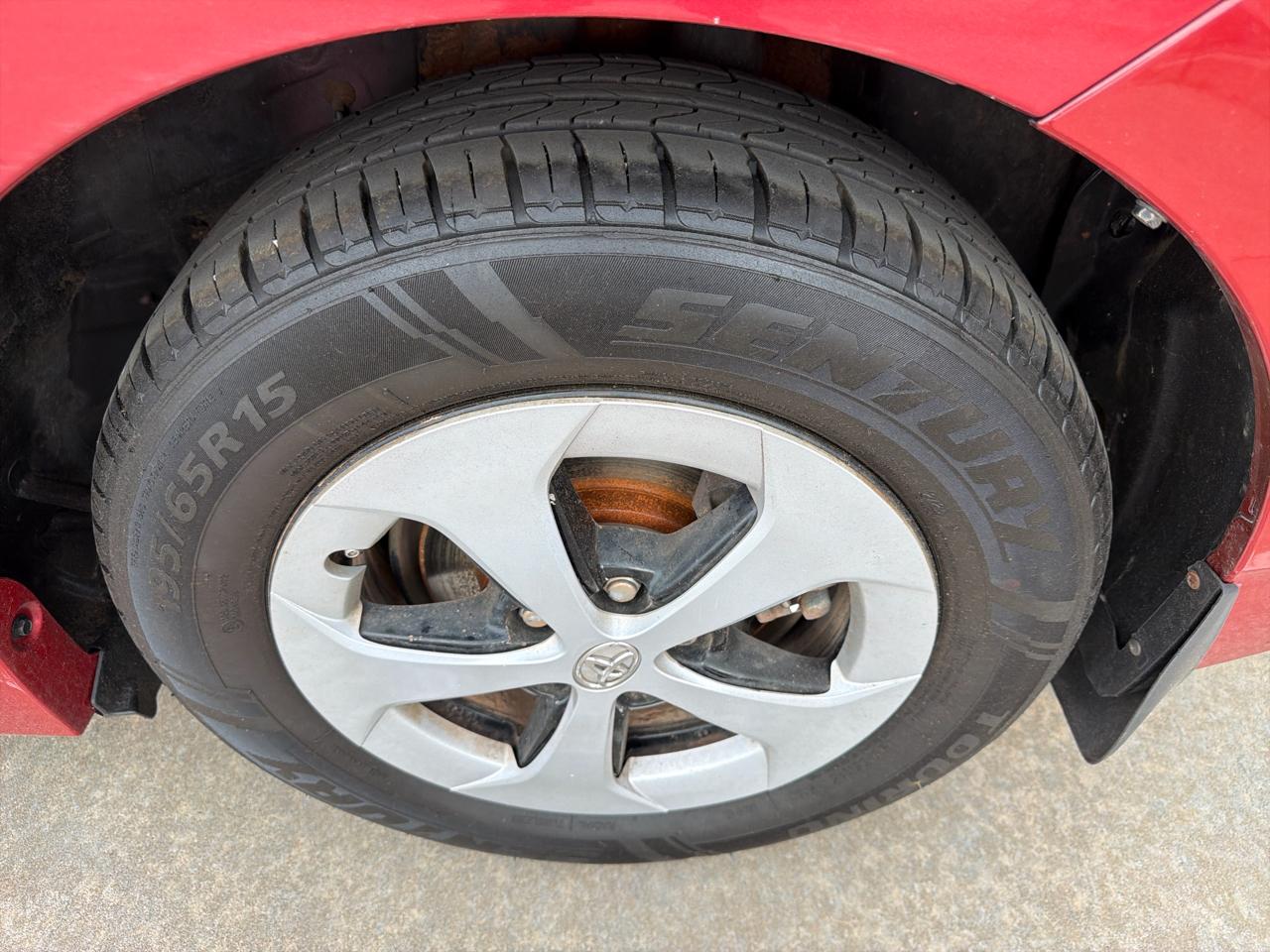 Toyota Prius 5dr HB Three (Natl) 2012