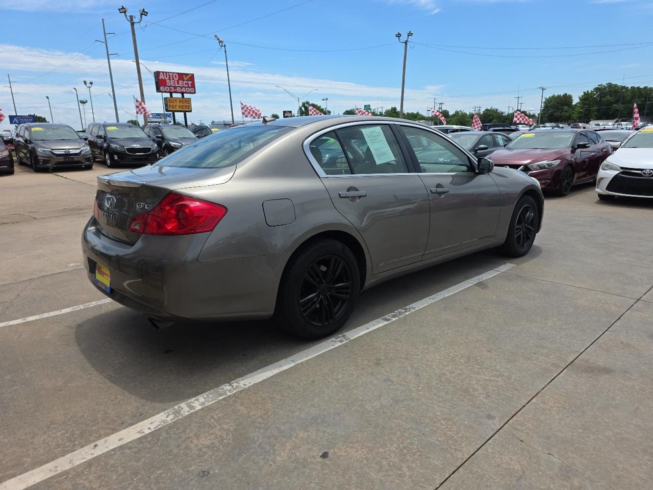 Infiniti G37 Sedan 4dr x AWD 2013