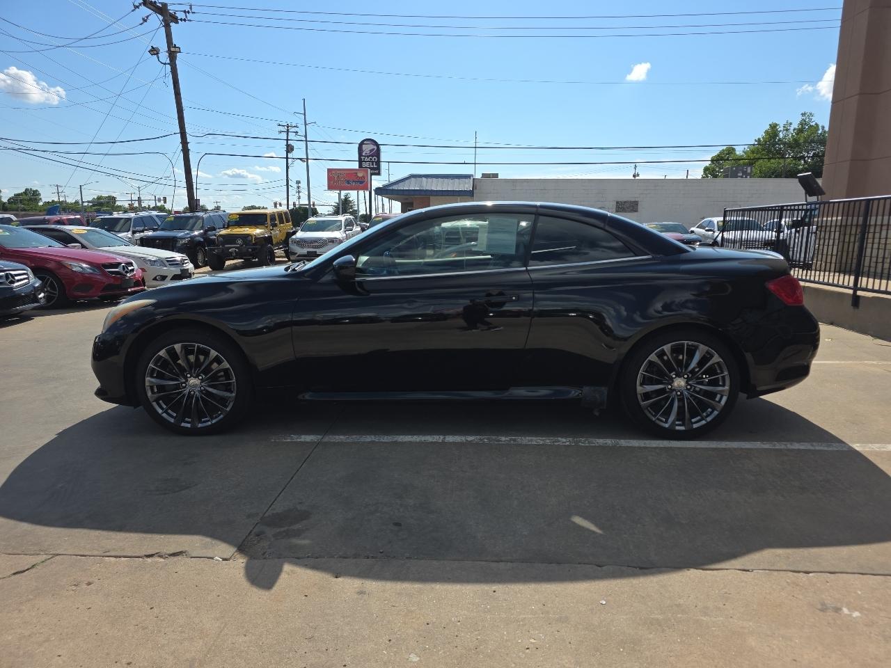 Infiniti G37 Convertible 2dr Base 2011