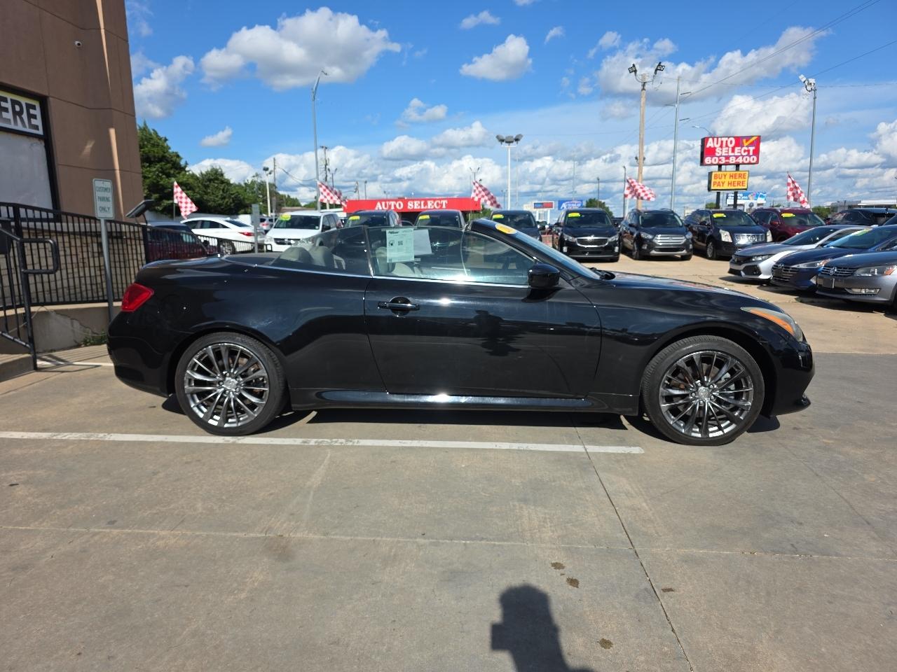 Infiniti G37 Convertible 2dr Base 2011
