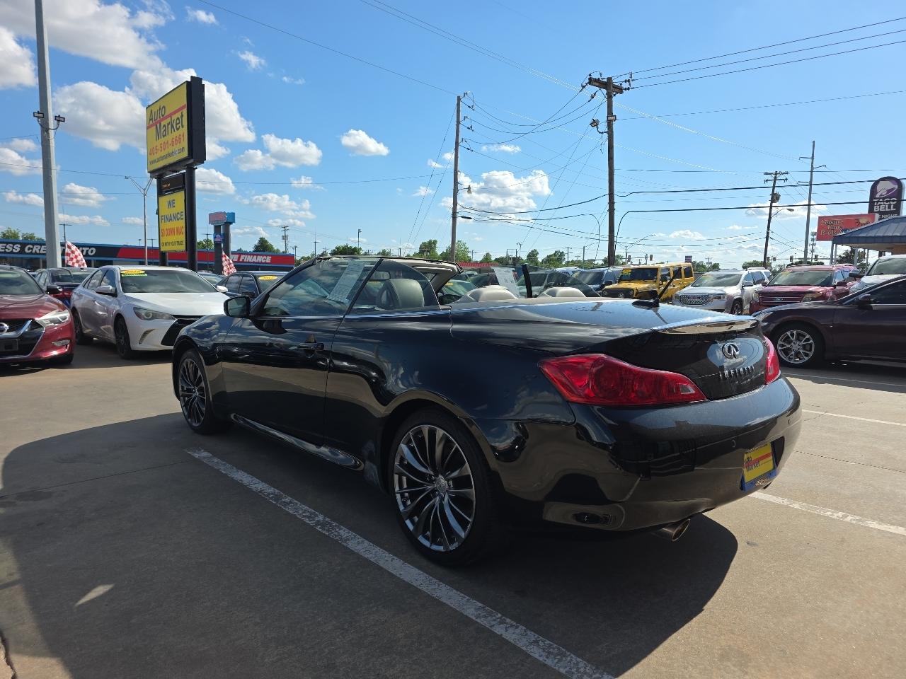 Infiniti G37 Convertible 2dr Base 2011