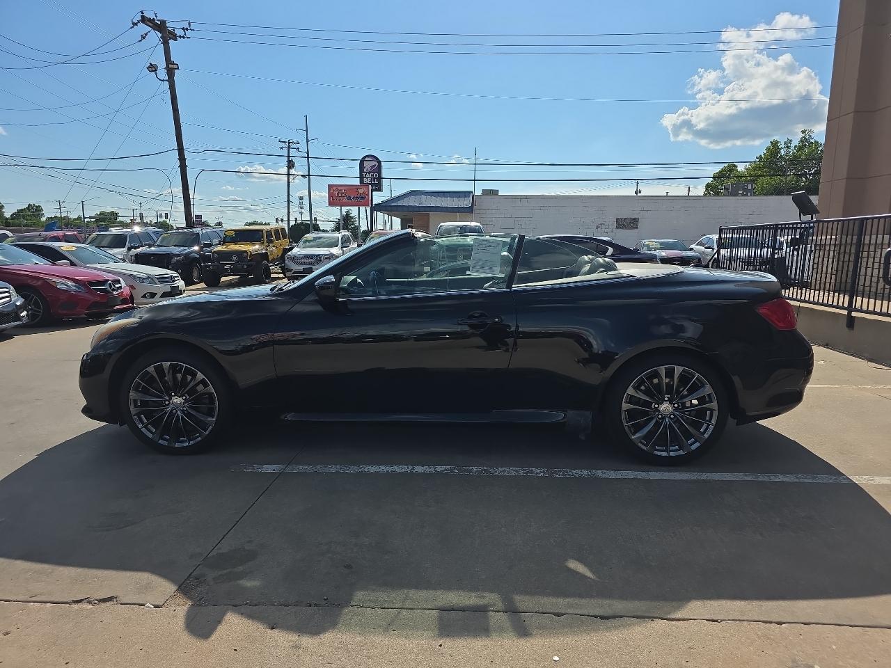 Infiniti G37 Convertible 2dr Base 2011
