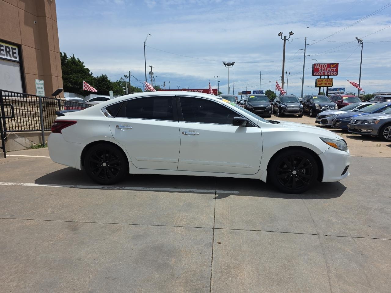 Nissan Maxima 4dr Sdn 3.5 Platinum 2016
