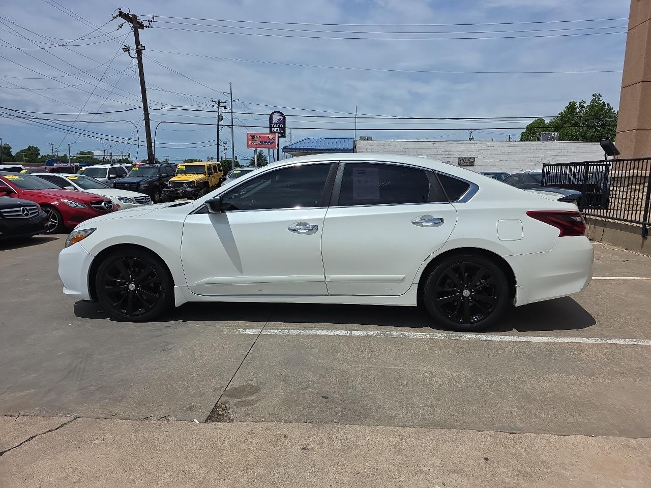 Nissan Maxima 4dr Sdn 3.5 Platinum 2016