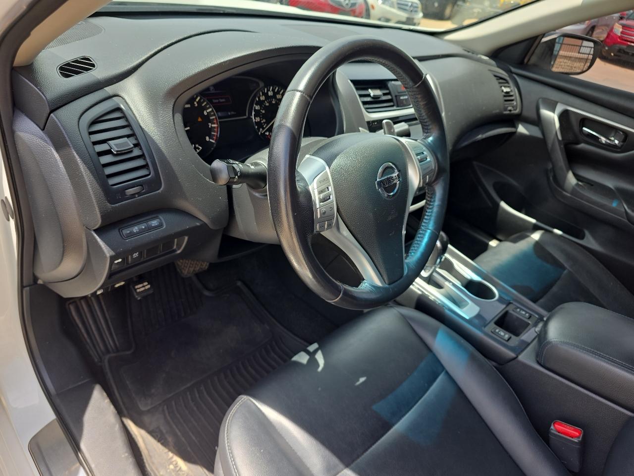 Nissan Maxima 4dr Sdn 3.5 Platinum 2016