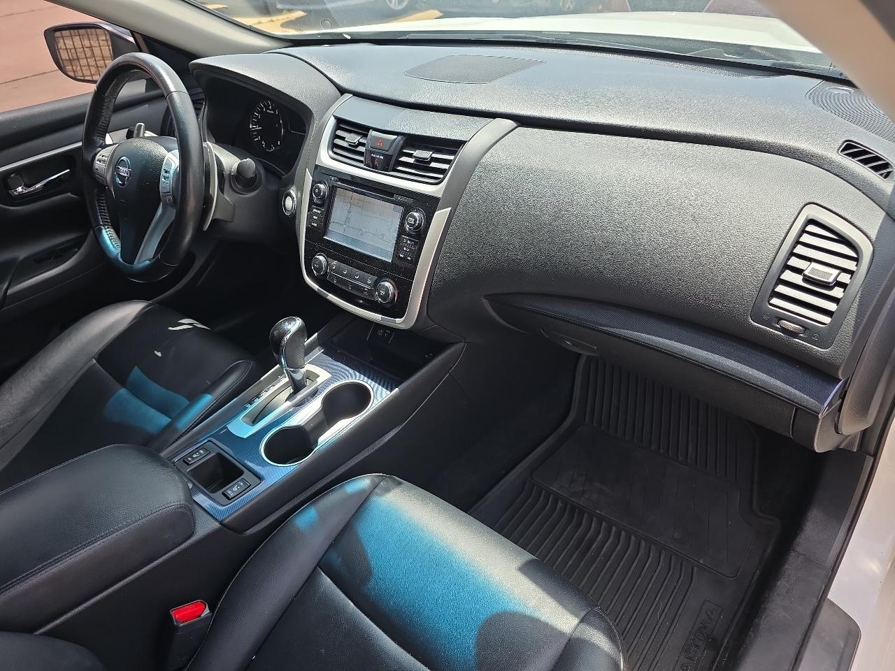 Nissan Maxima 4dr Sdn 3.5 Platinum 2016