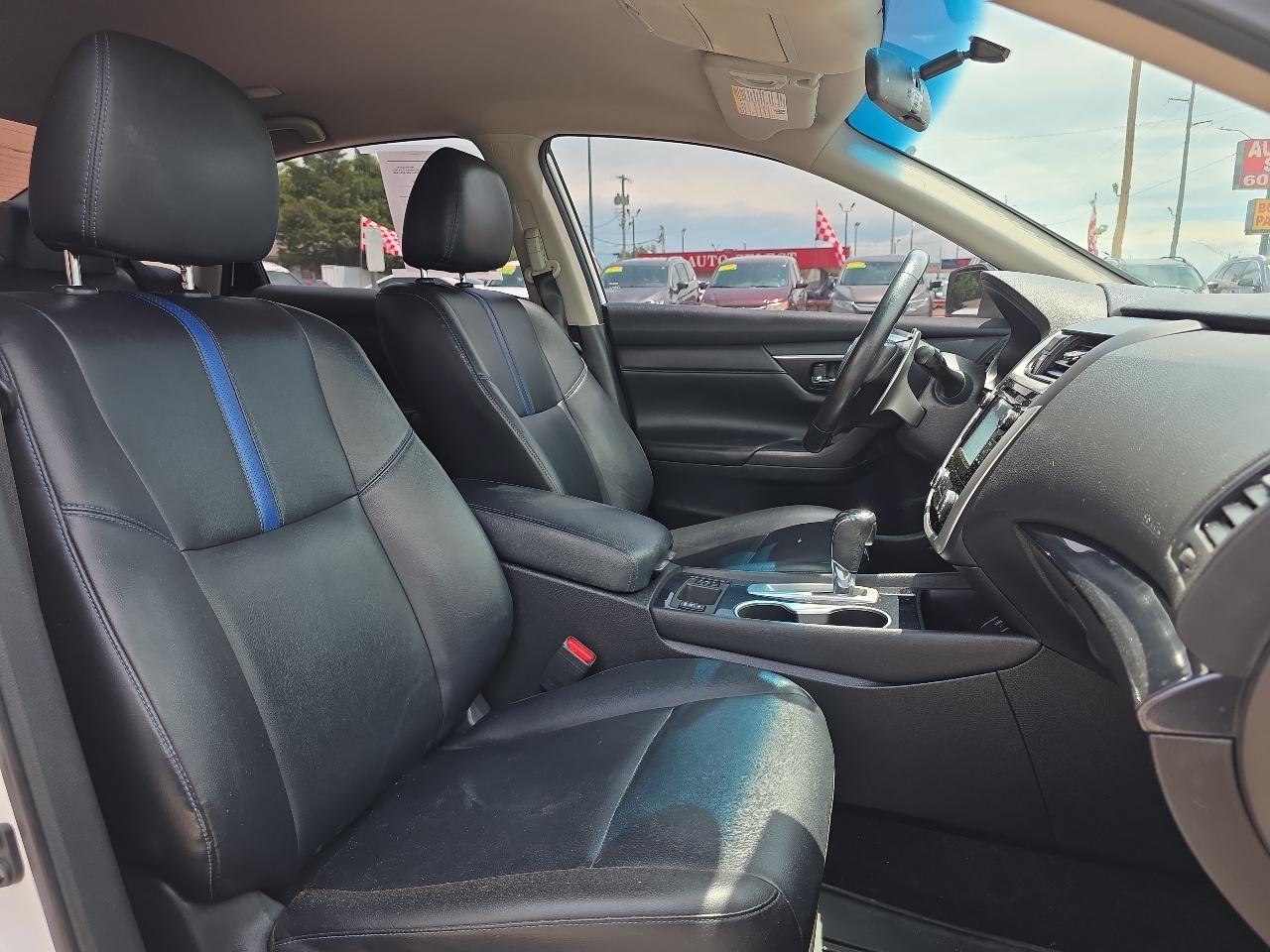 Nissan Maxima 4dr Sdn 3.5 Platinum 2016