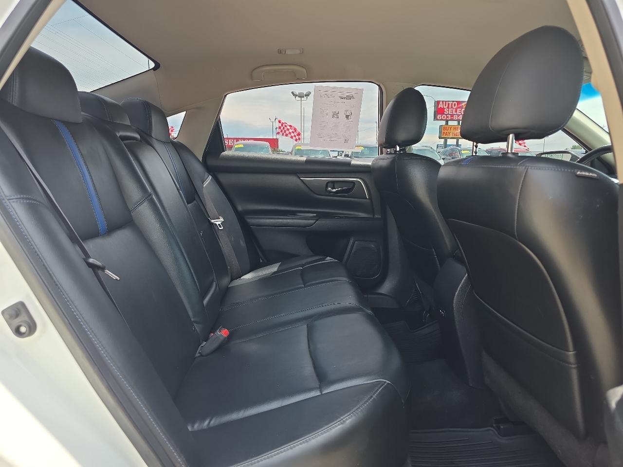 Nissan Maxima 4dr Sdn 3.5 Platinum 2016