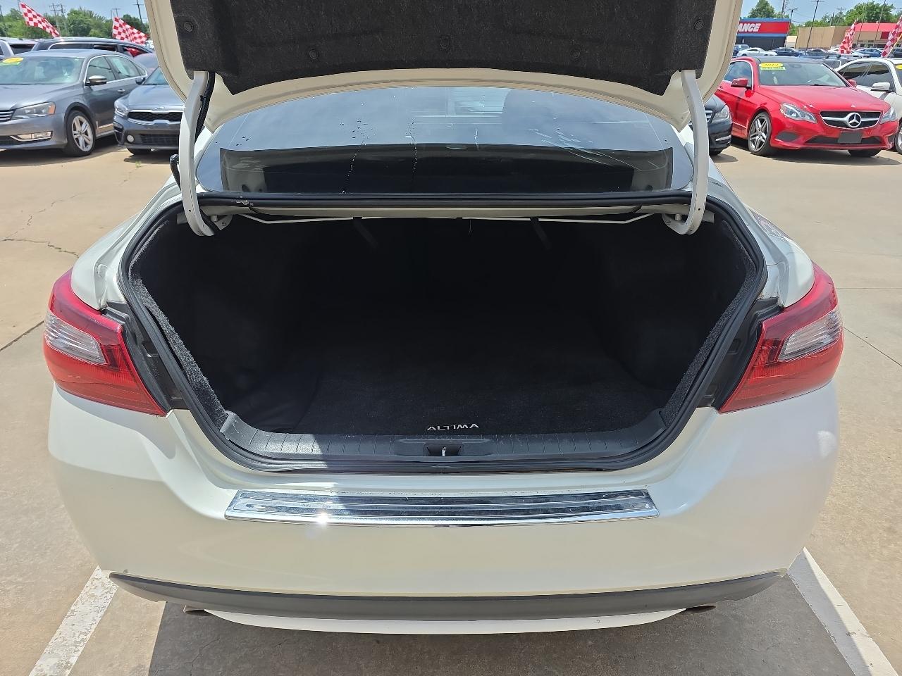 Nissan Maxima 4dr Sdn 3.5 Platinum 2016