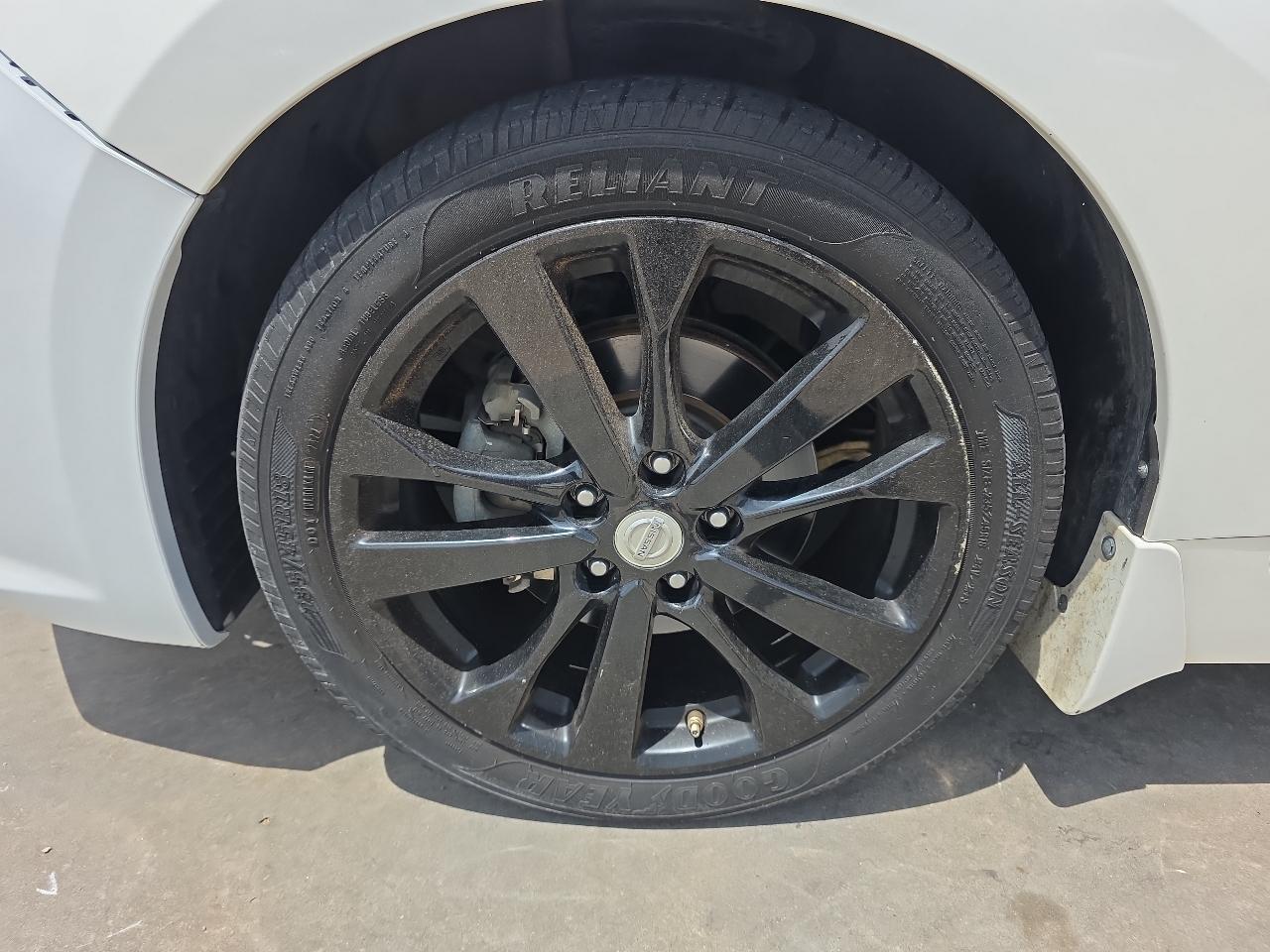 Nissan Maxima 4dr Sdn 3.5 Platinum 2016