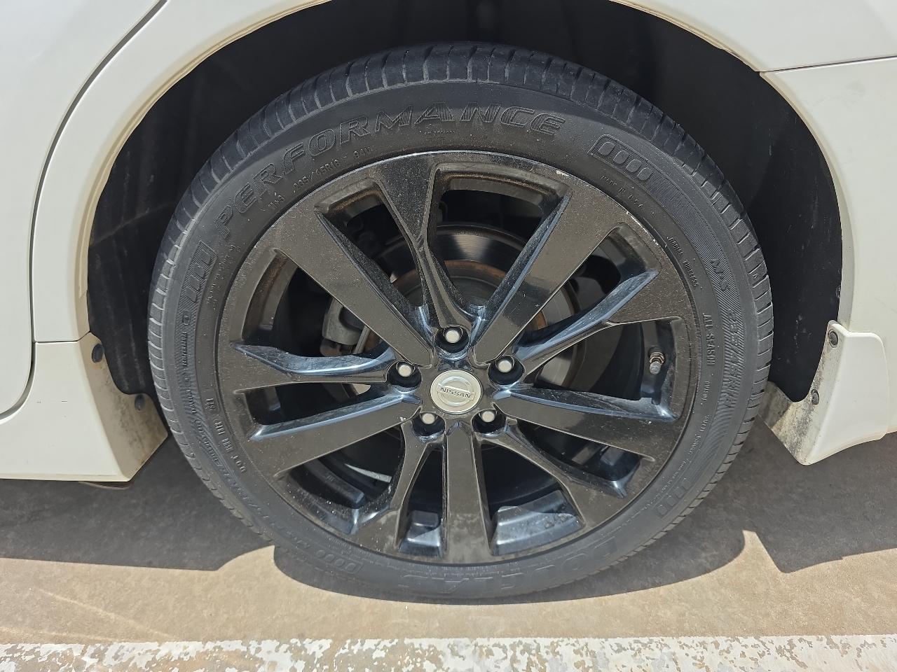 Nissan Maxima 4dr Sdn 3.5 Platinum 2016