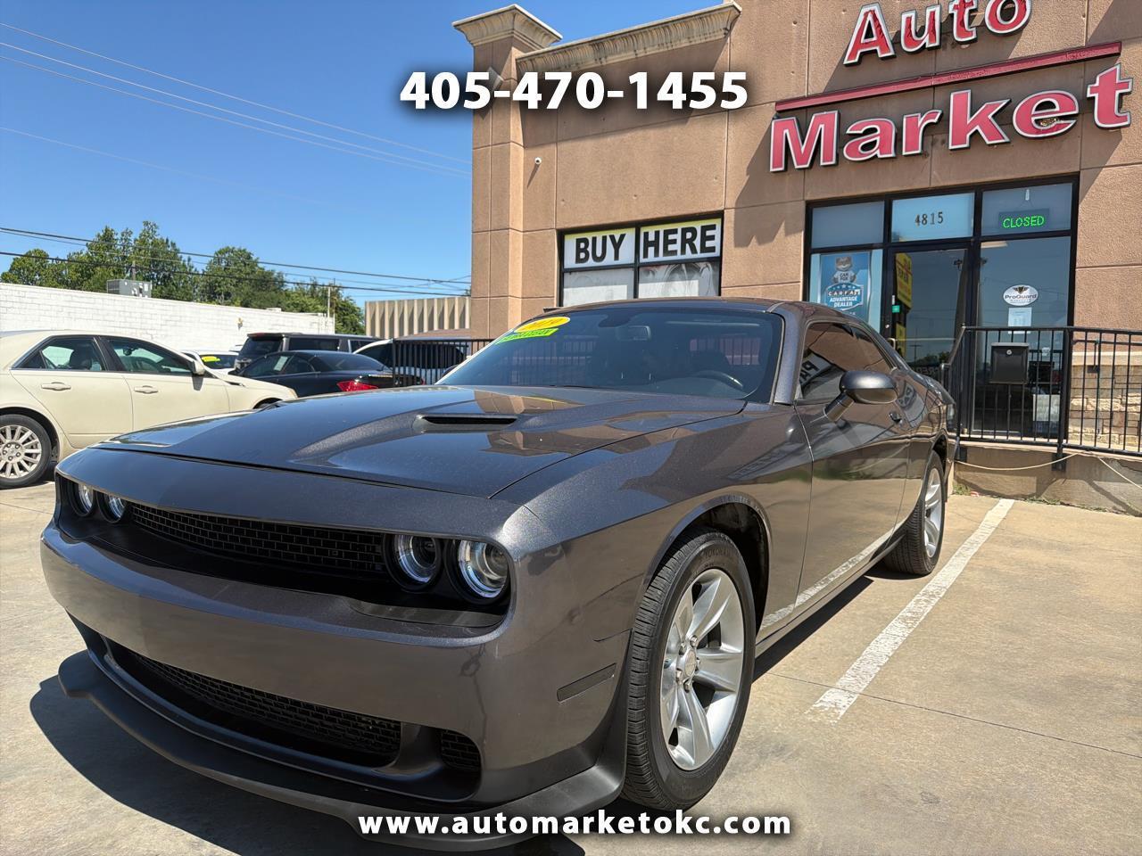 2019 Dodge Challenger SXT Auto's photo