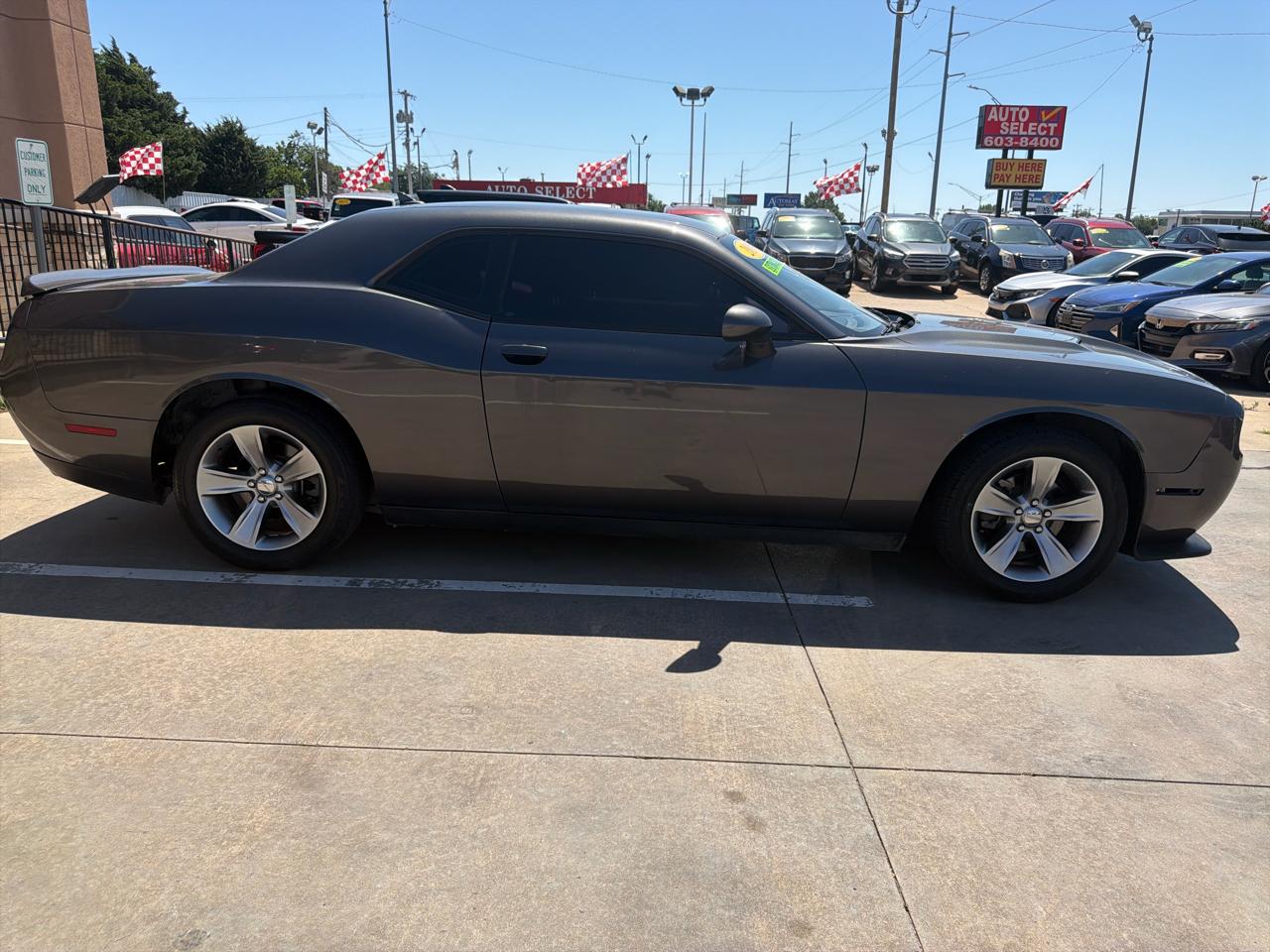 Dodge Challenger SXT RWD 2019