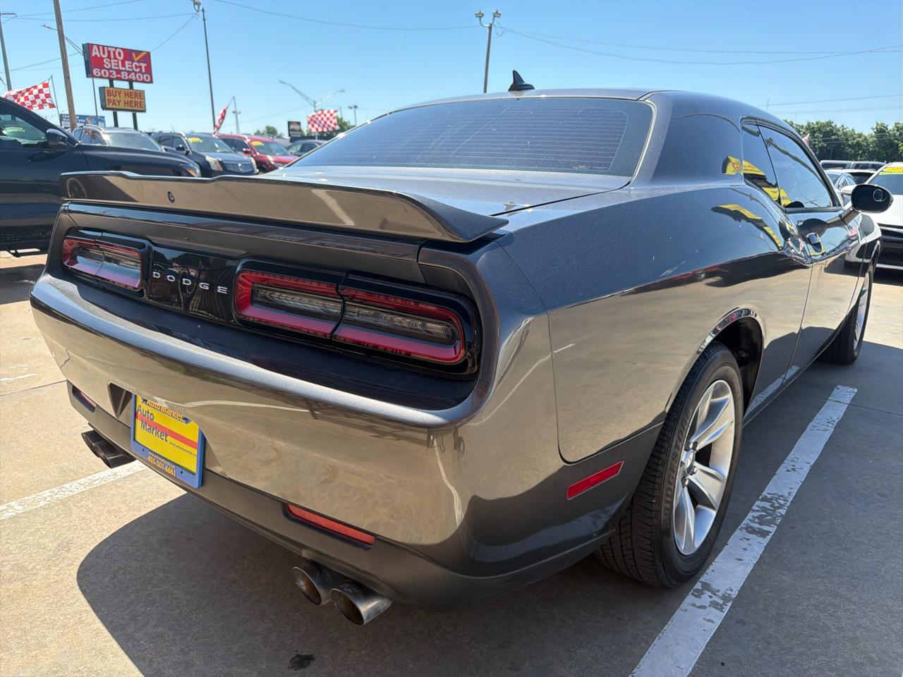 Dodge Challenger SXT RWD 2019