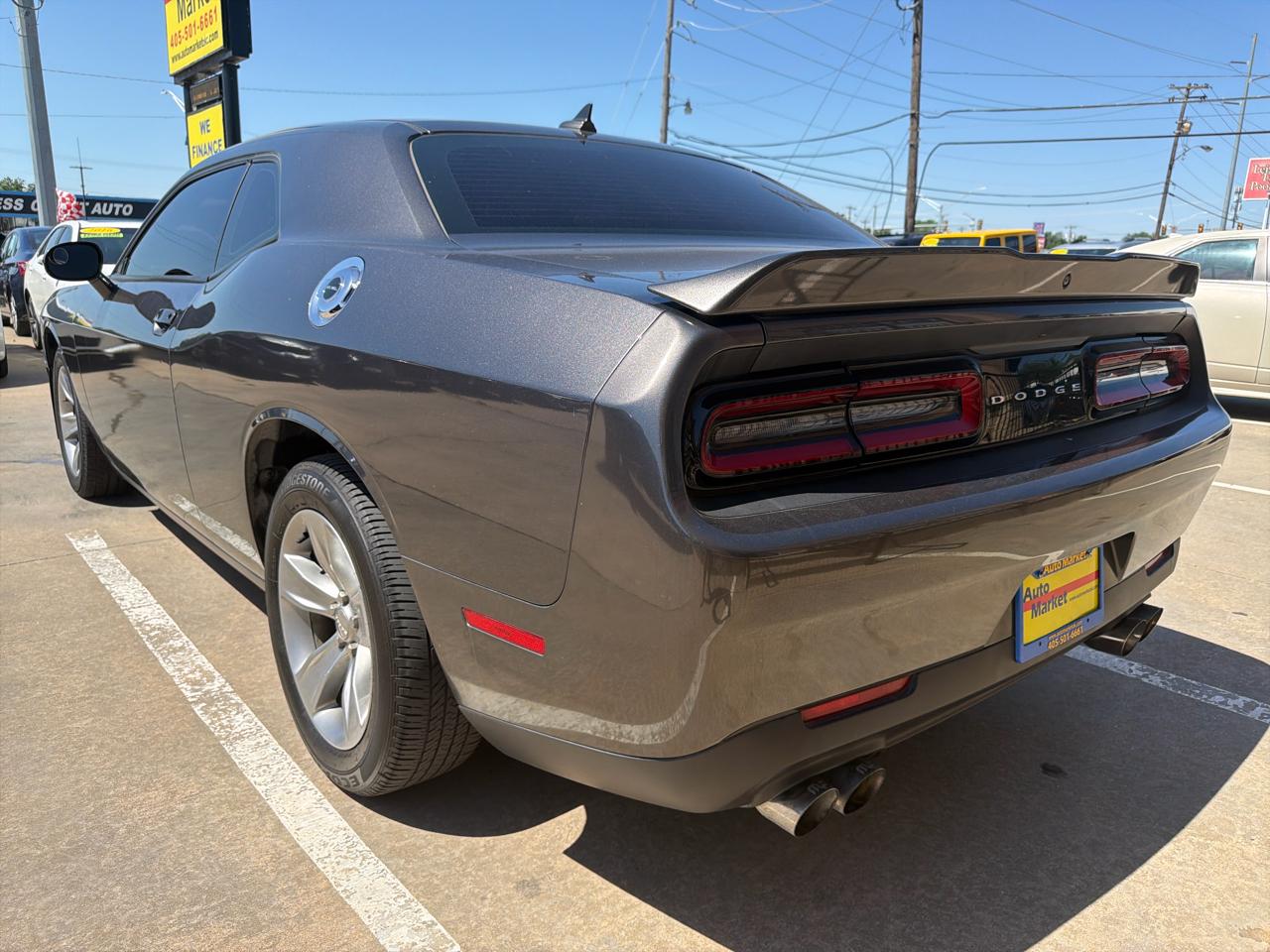 Dodge Challenger SXT RWD 2019