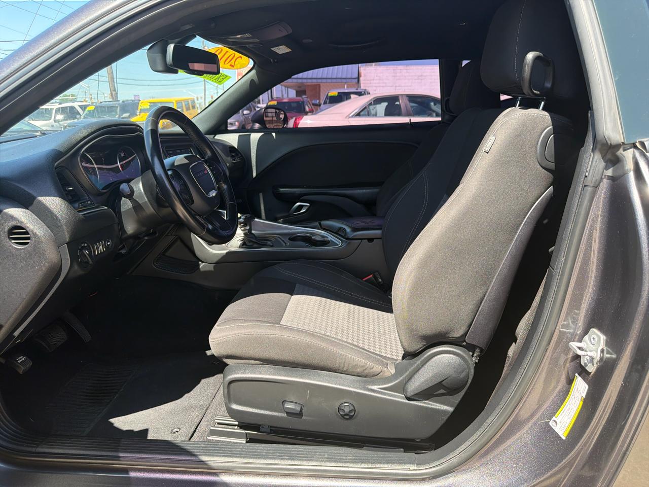 Dodge Challenger SXT RWD 2019