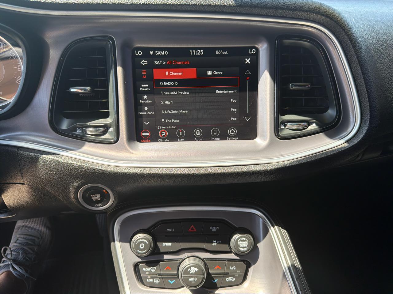 Dodge Challenger SXT RWD 2019