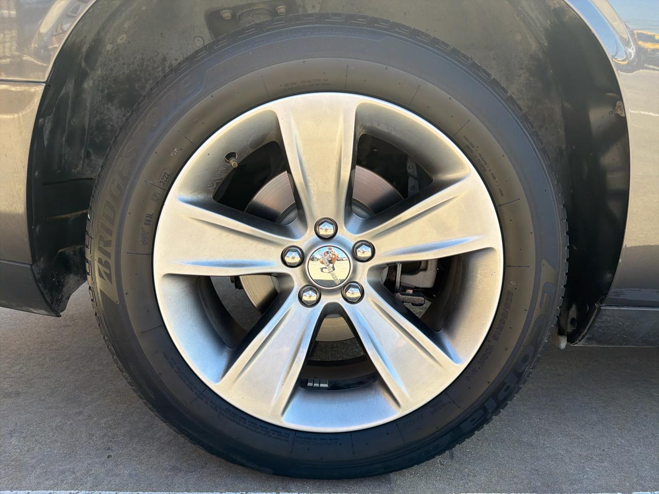 Dodge Challenger SXT RWD 2019