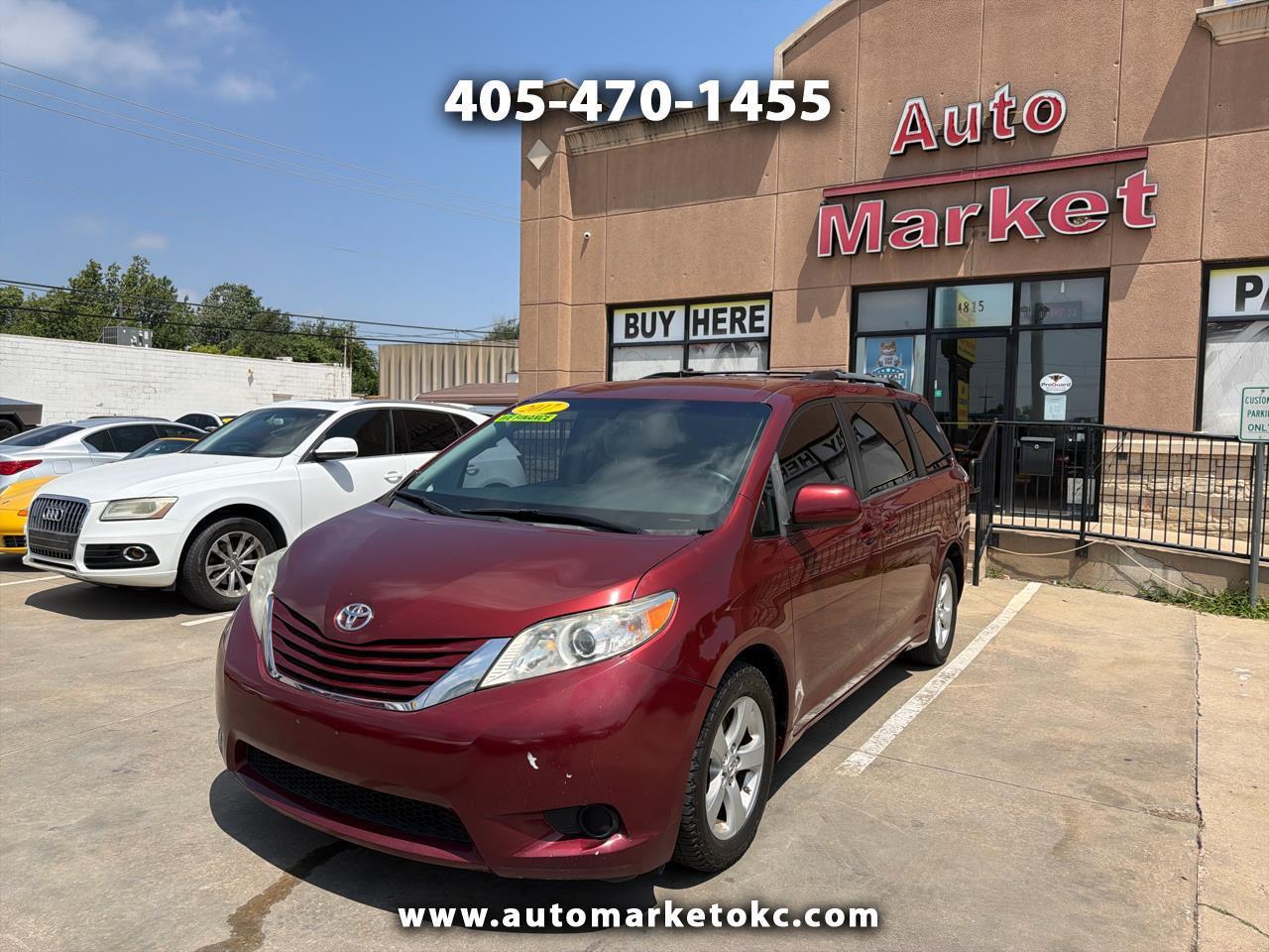 2017 Toyota Sienna LE FWD 8-Passenger (Natl)