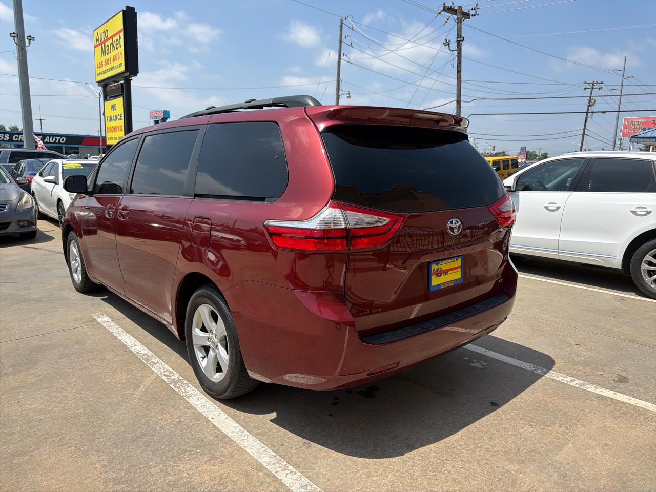 Toyota Sienna LE FWD 8-Passenger (Natl) 2017
