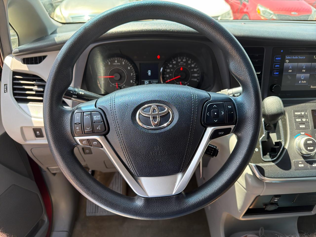 Toyota Sienna LE FWD 8-Passenger (Natl) 2017