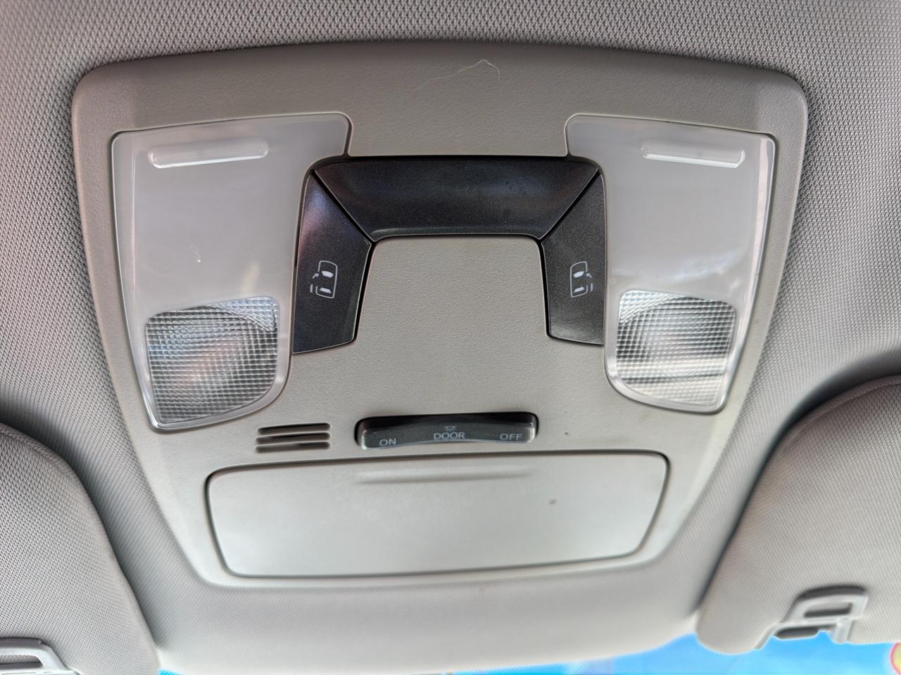 Toyota Sienna LE FWD 8-Passenger (Natl) 2017