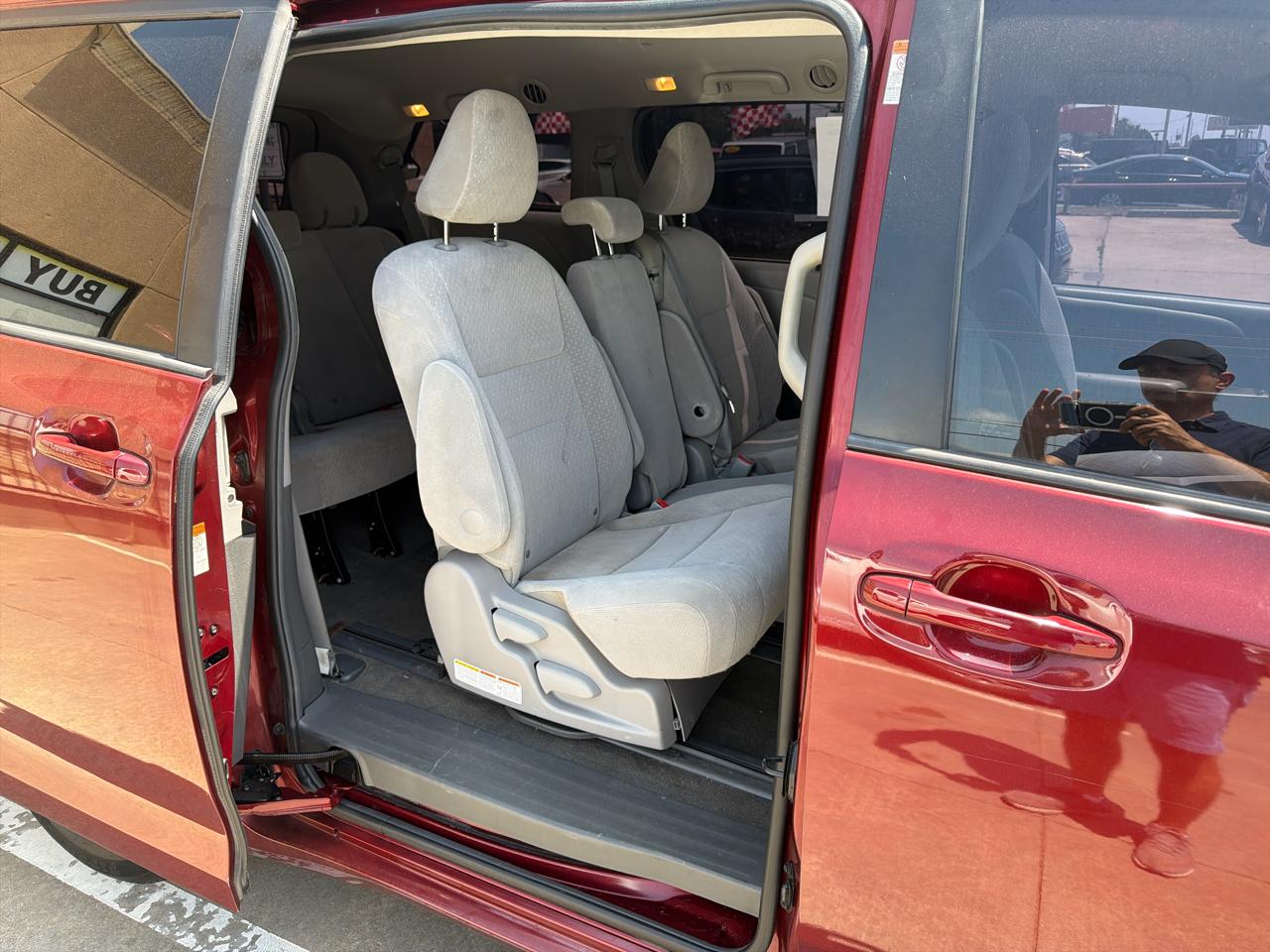 Toyota Sienna LE FWD 8-Passenger (Natl) 2017