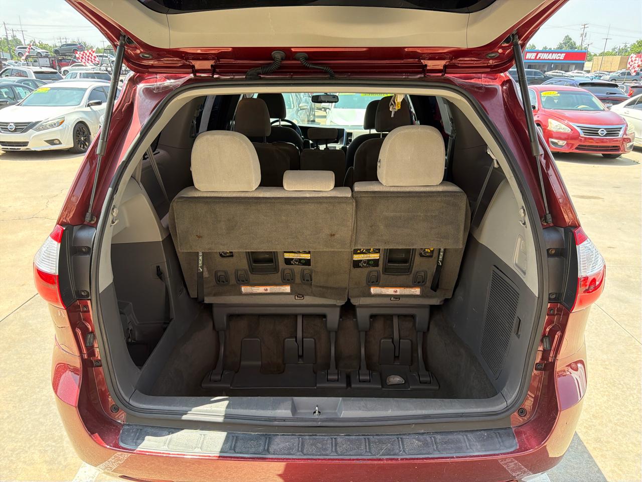 Toyota Sienna LE FWD 8-Passenger (Natl) 2017