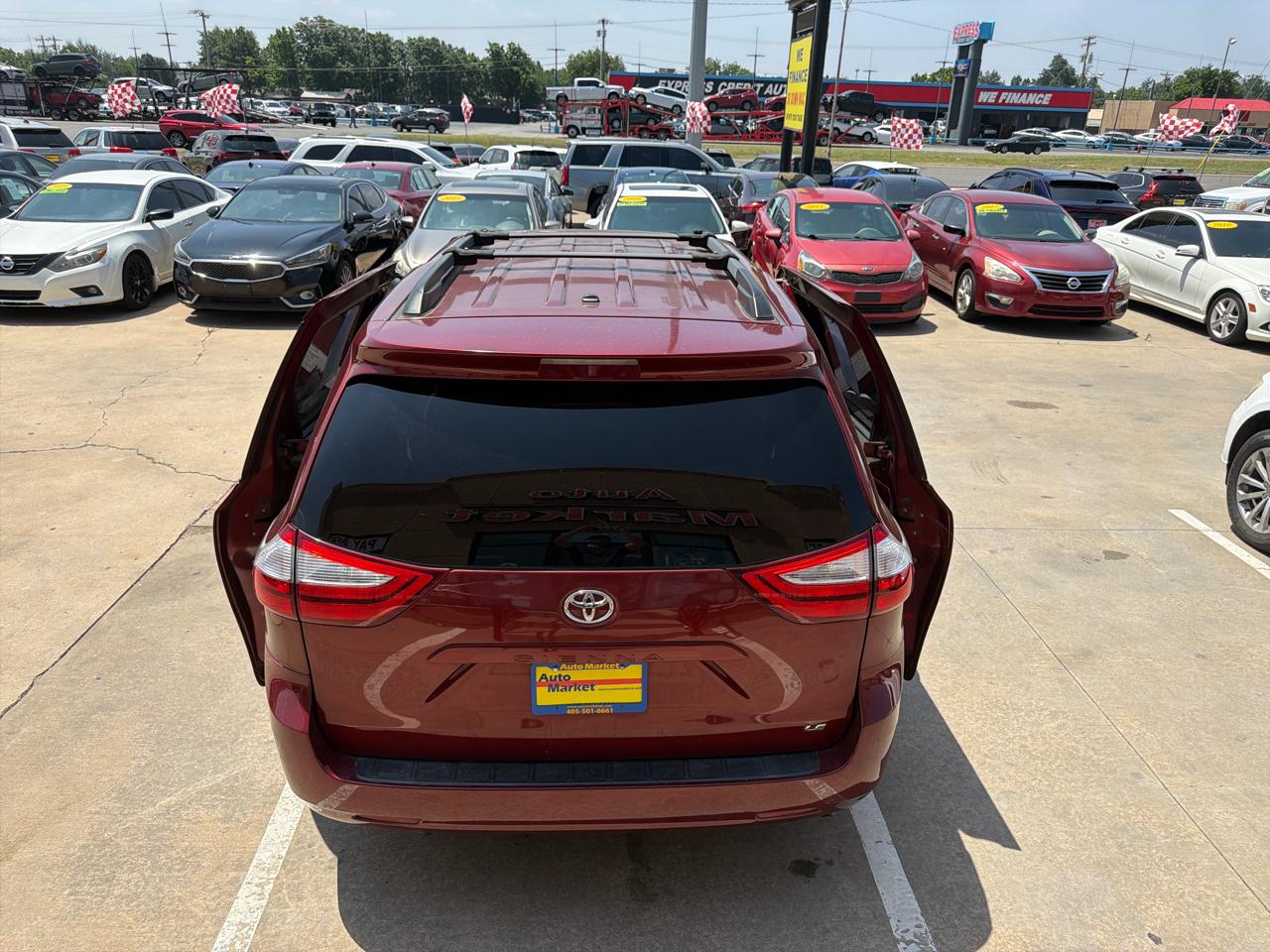 Toyota Sienna LE FWD 8-Passenger (Natl) 2017