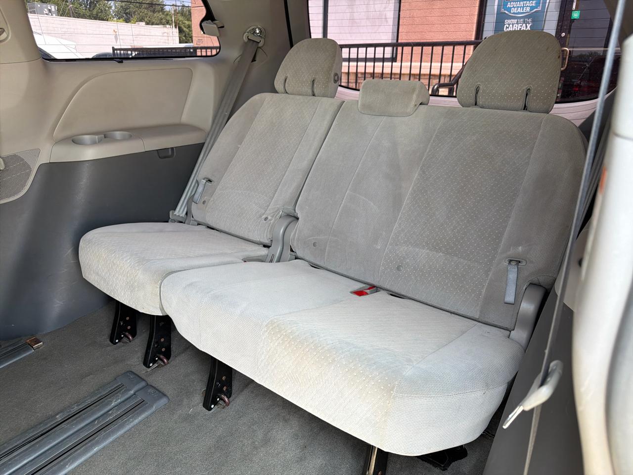Toyota Sienna LE FWD 8-Passenger (Natl) 2017