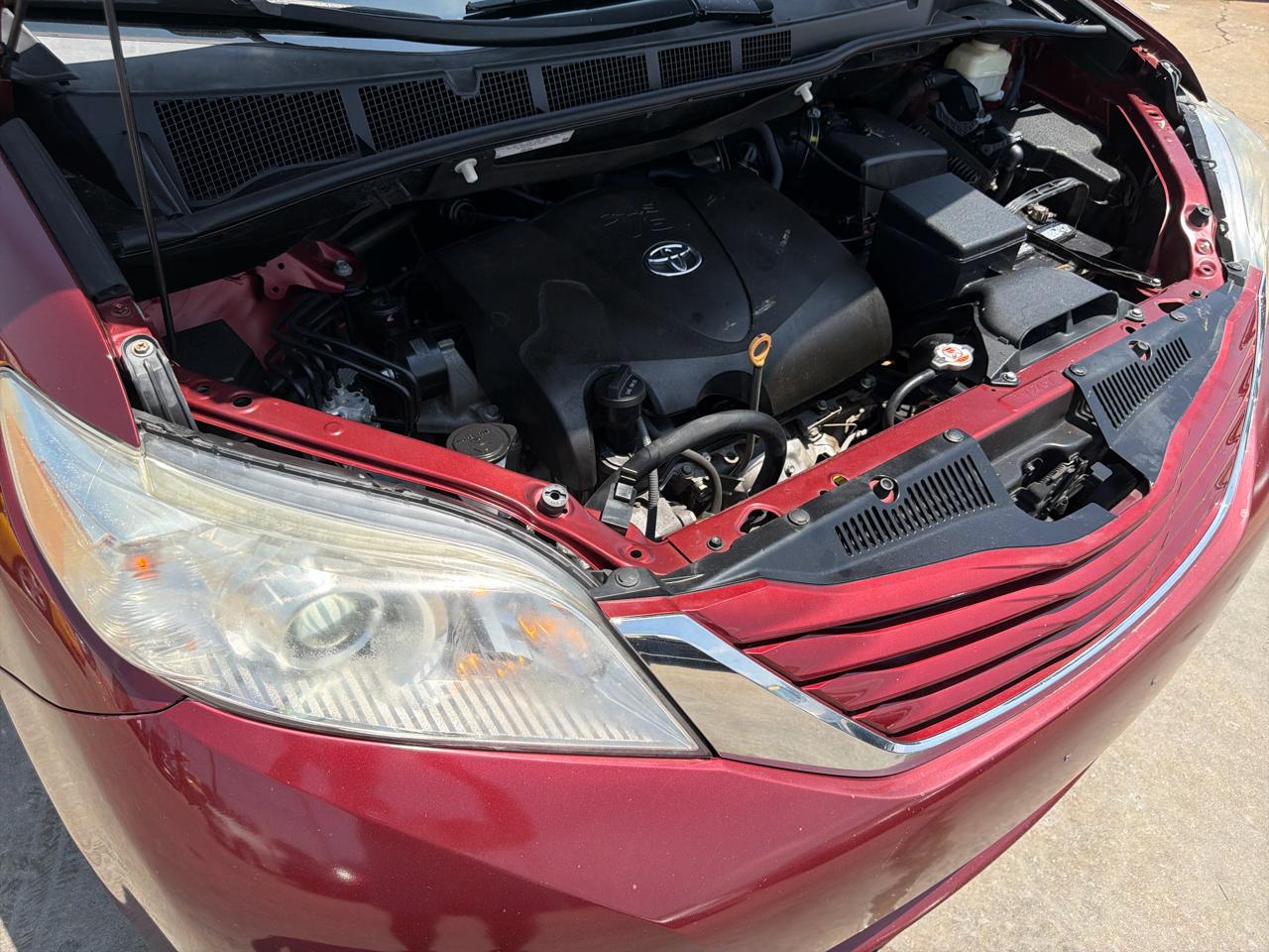 Toyota Sienna LE FWD 8-Passenger (Natl) 2017