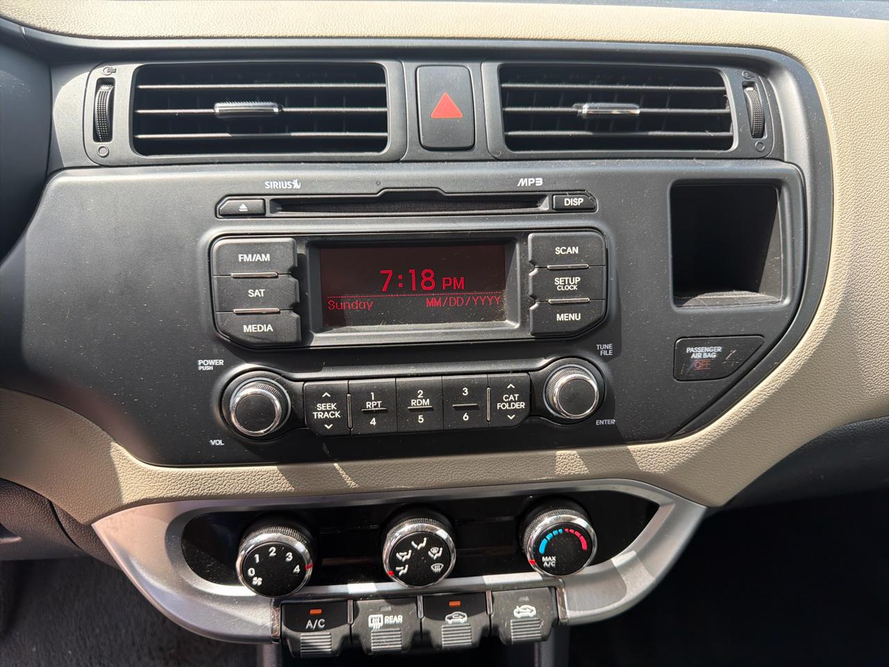 Kia Rio 4dr Sdn Auto LX 2015
