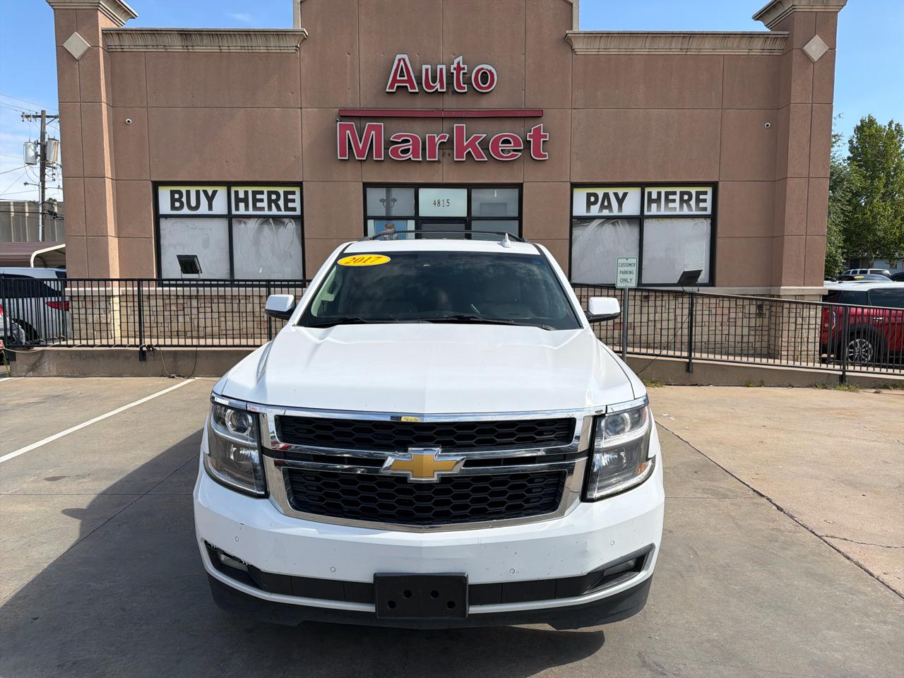 Chevrolet Suburban 2WD 4dr 1500 LT 2017