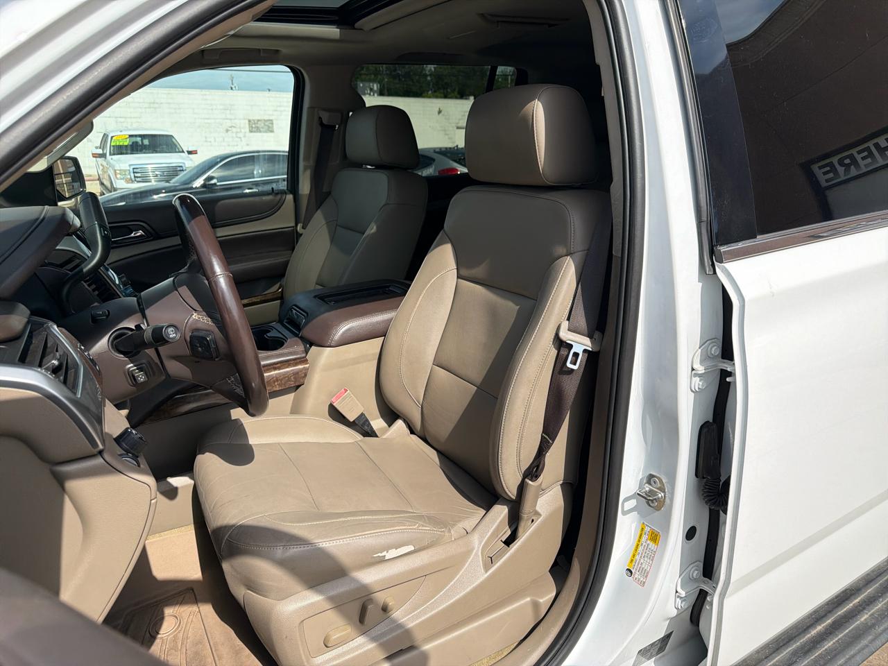 Chevrolet Suburban 2WD 4dr 1500 LT 2017