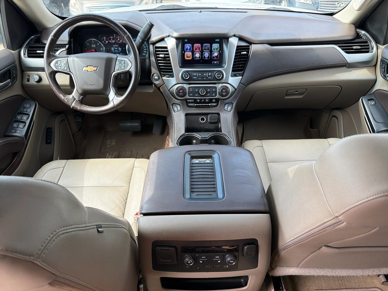 Chevrolet Suburban 2WD 4dr 1500 LT 2017