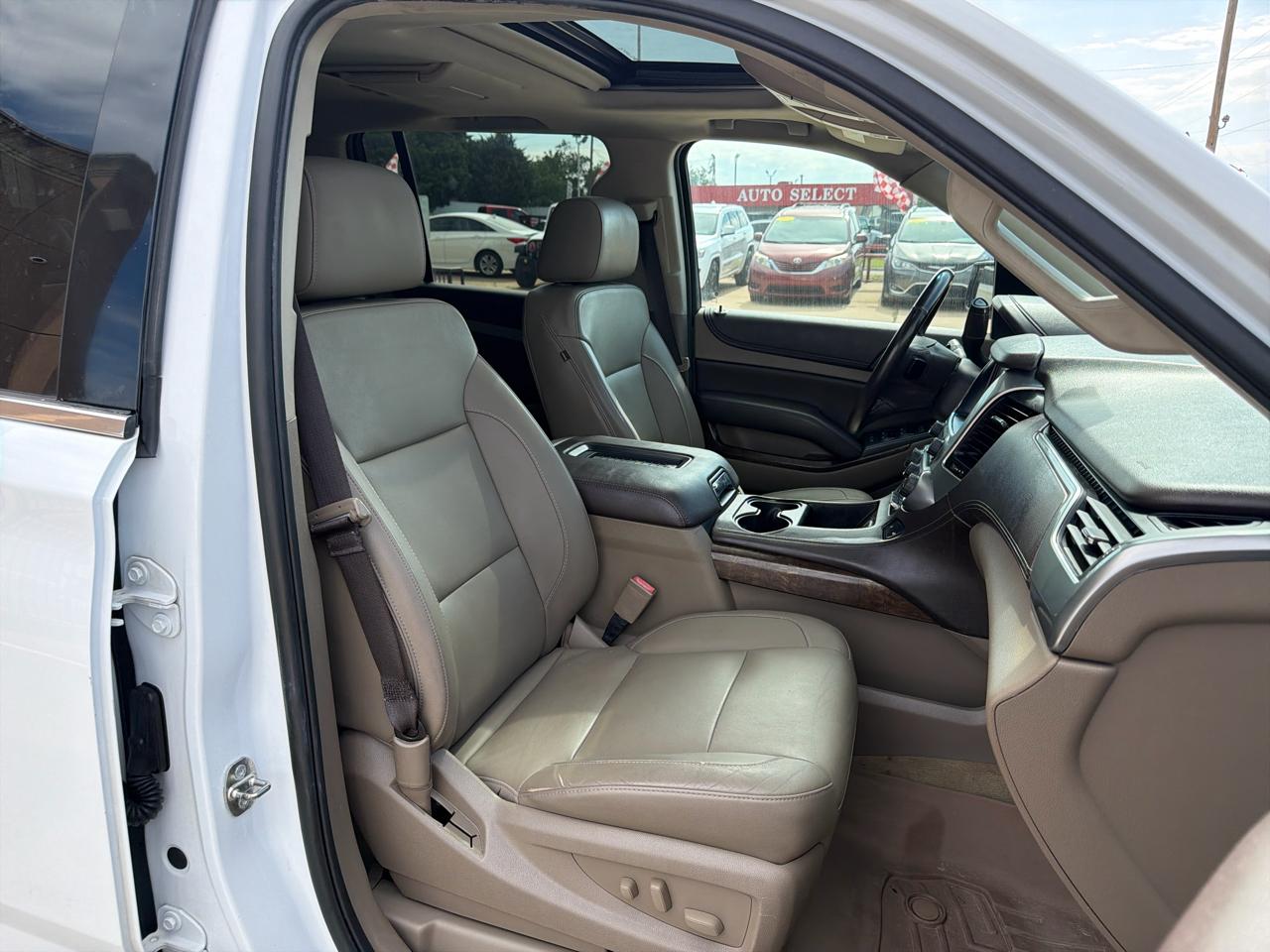 Chevrolet Suburban 2WD 4dr 1500 LT 2017