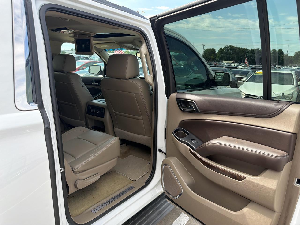 Chevrolet Suburban 2WD 4dr 1500 LT 2017