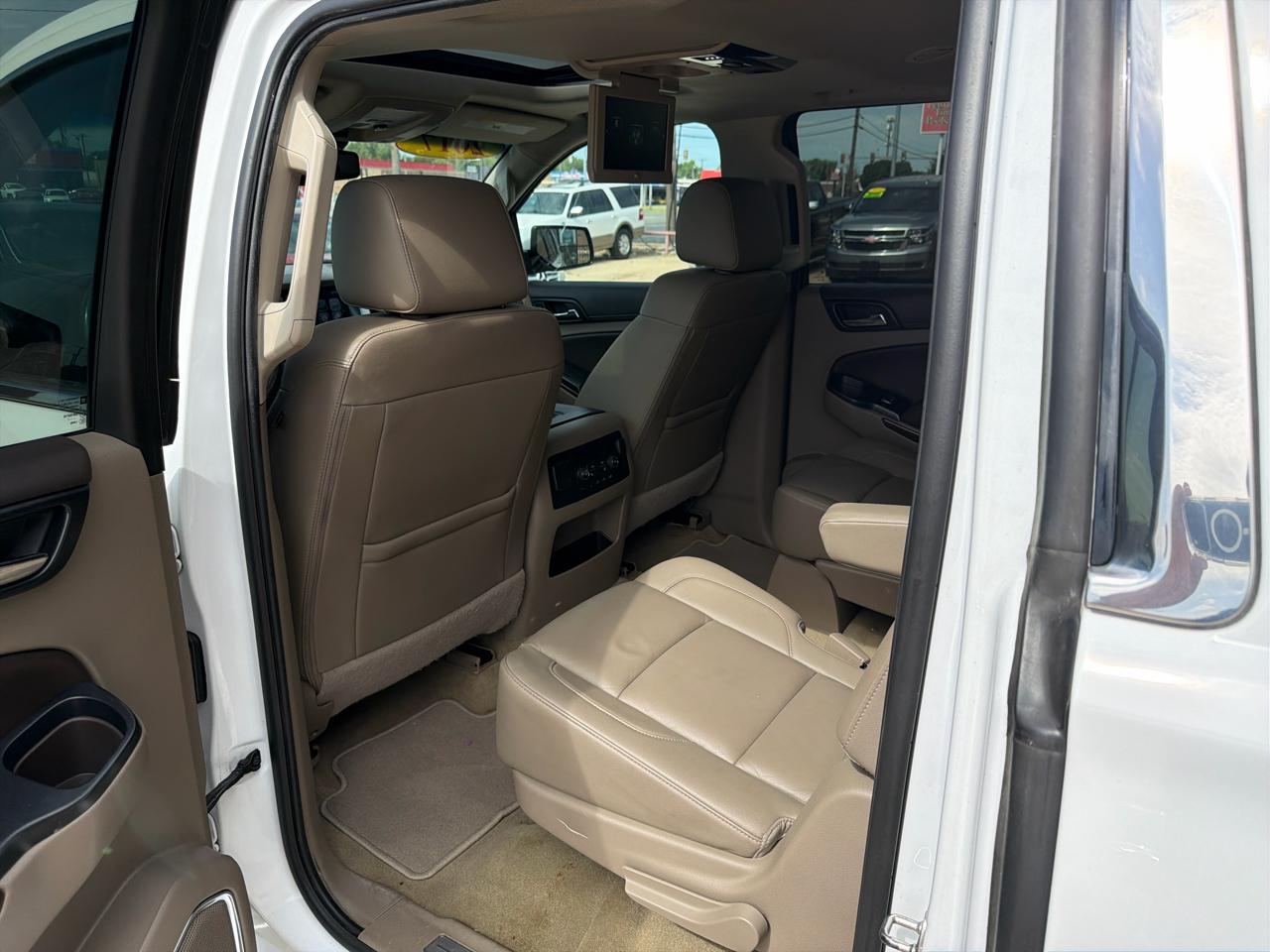 Chevrolet Suburban 2WD 4dr 1500 LT 2017