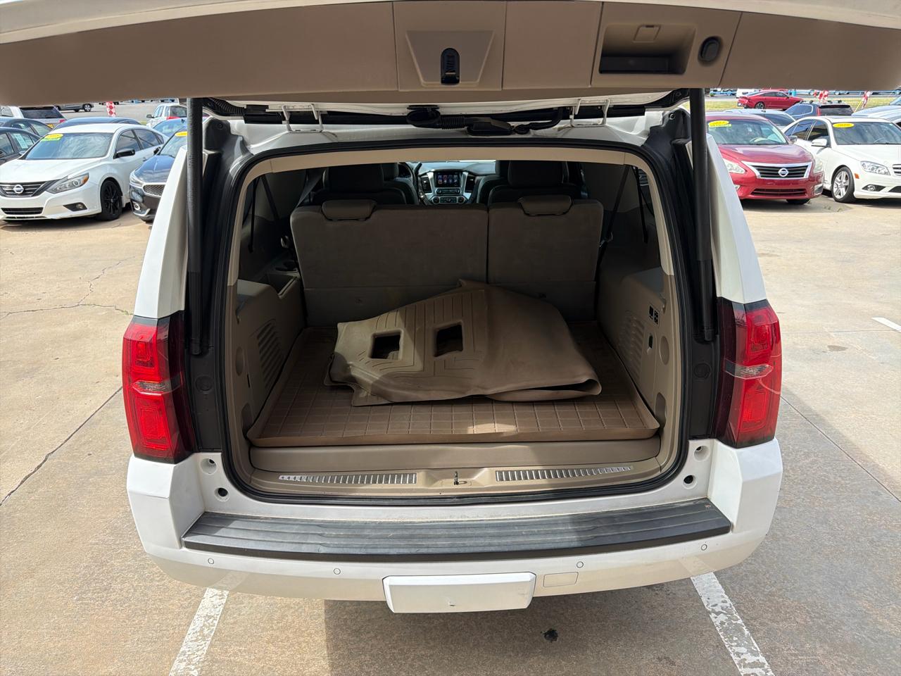 Chevrolet Suburban 2WD 4dr 1500 LT 2017
