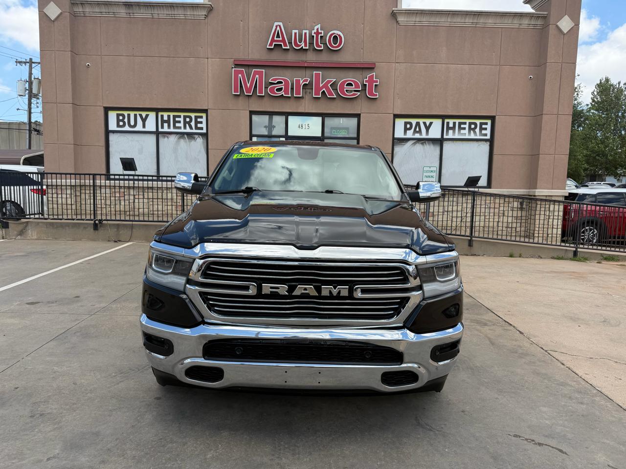 RAM 1500 Laramie 4x4 Quad Cab 6'4" Box 2020