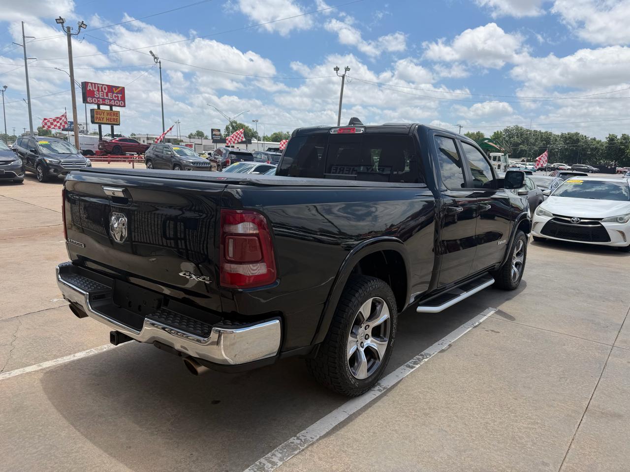 RAM 1500 Laramie 4x4 Quad Cab 6'4" Box 2020