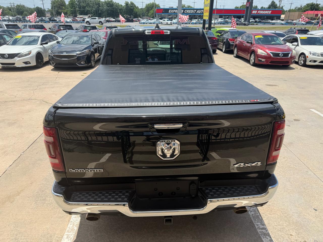 RAM 1500 Laramie 4x4 Quad Cab 6'4" Box 2020