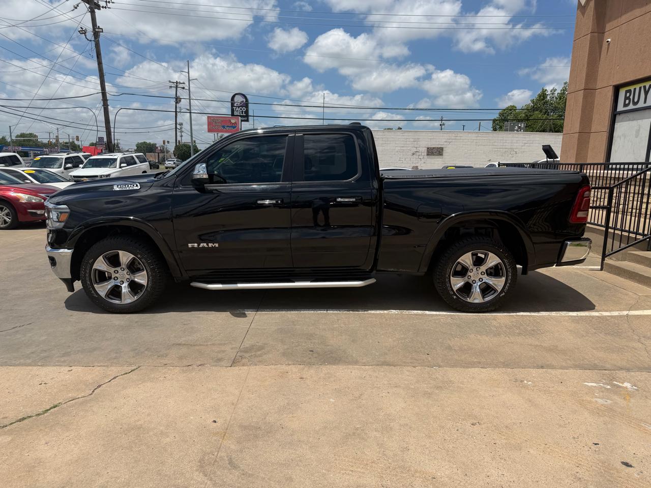 RAM 1500 Laramie 4x4 Quad Cab 6'4" Box 2020