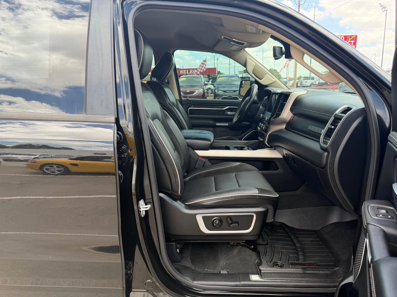 RAM 1500 Laramie 4x4 Quad Cab 6'4" Box 2020