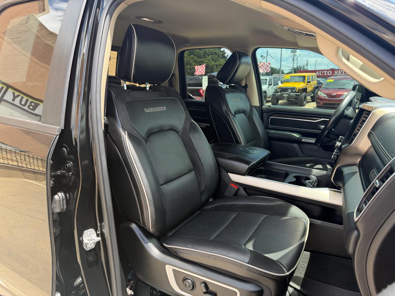 RAM 1500 Laramie 4x4 Quad Cab 6'4" Box 2020