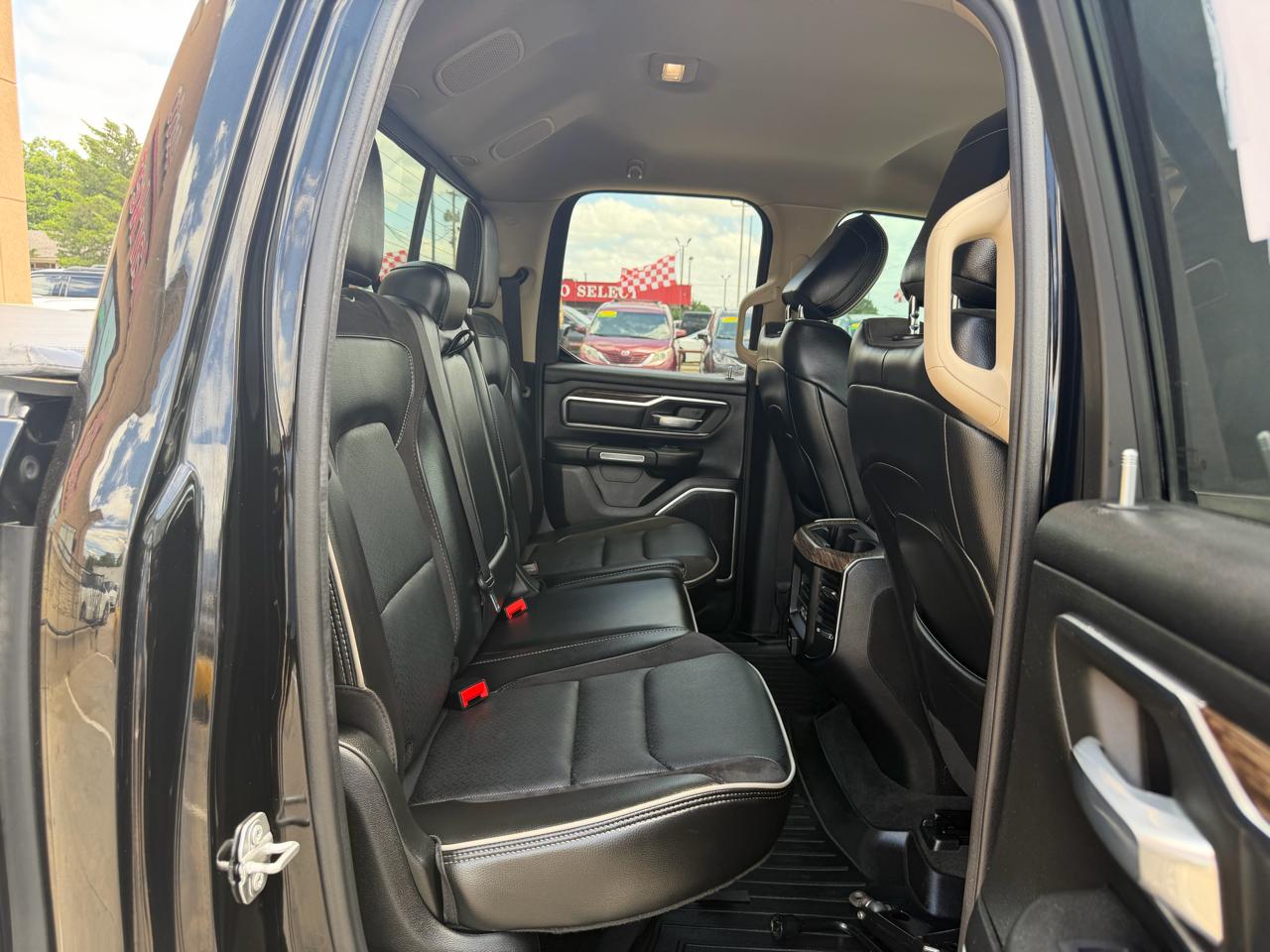 RAM 1500 Laramie 4x4 Quad Cab 6'4" Box 2020