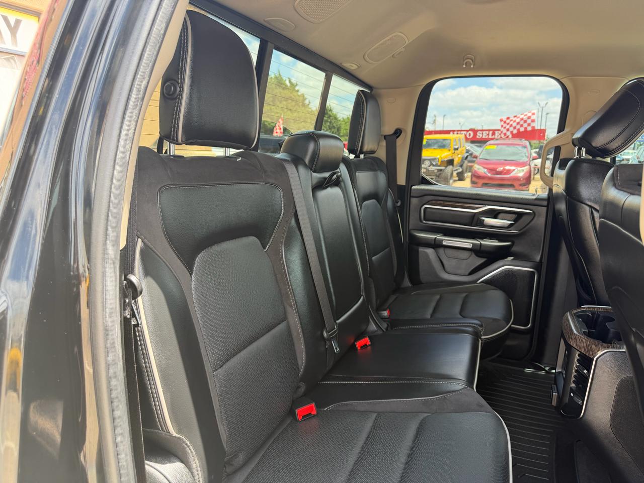 RAM 1500 Laramie 4x4 Quad Cab 6'4" Box 2020